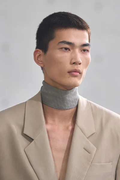 Look 34